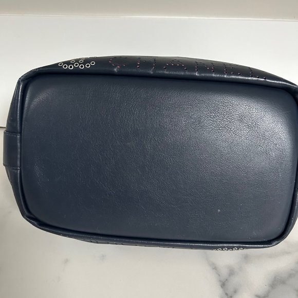 Chanel Button Up Blue Hobo Calfskin large bucket bag - Picture 5 of 5